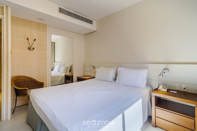 Suite con hermosa vista al mar/piscina Jurerê JBV248