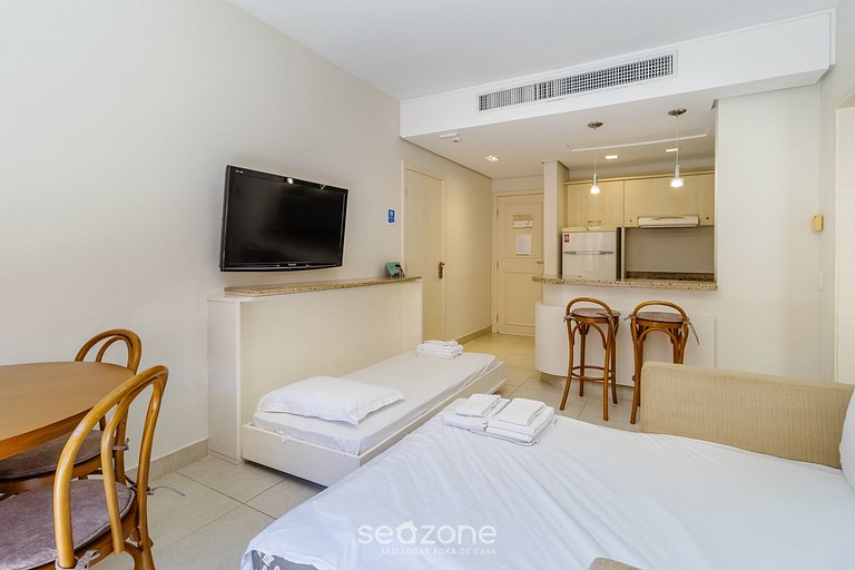 Suite con hermosa vista al mar/piscina Jurerê JBV248