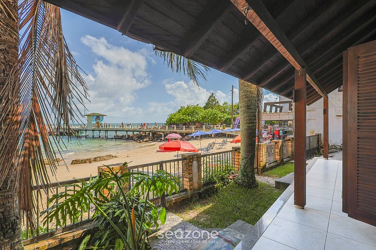 Casa 3Q Pé na Areia c/ churrasq. Bombinhas SDN042