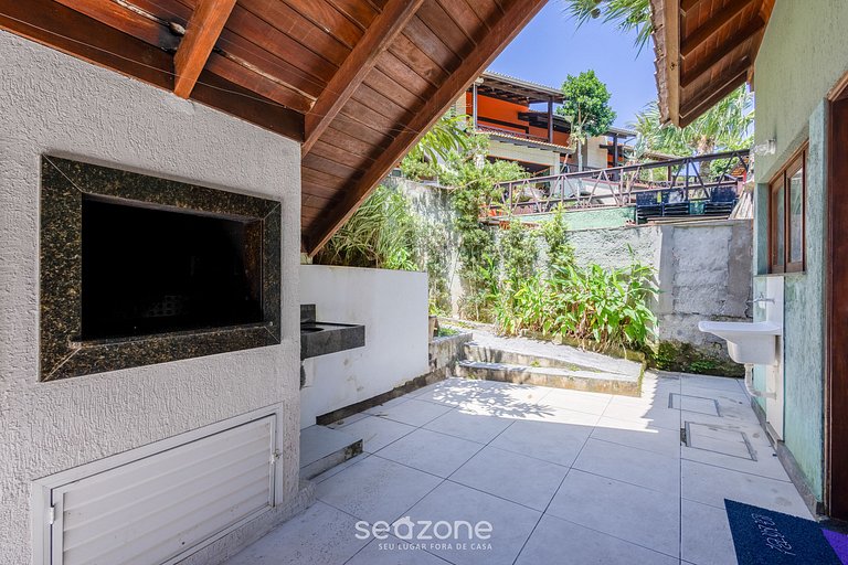 Casa 3Q Pé na Areia c/ churrasq. Bombinhas SDN042