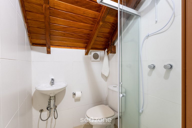 Casa 3Q Pé na Areia c/ churrasq. Bombinhas SDN042