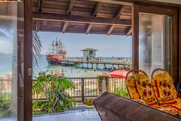 Casa 3Q Pé na Areia c/ churrasq. Bombinhas SDN042