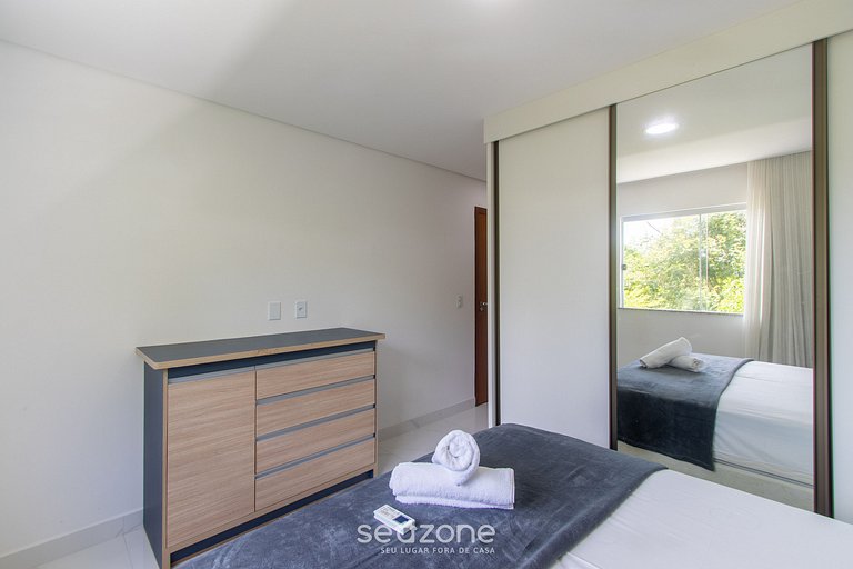 Apto c/ Churrasq. em Cond. c/ Piscina MUT0056