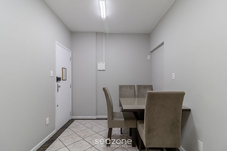 Apto Confortável no Centro de Floripa EJO0402