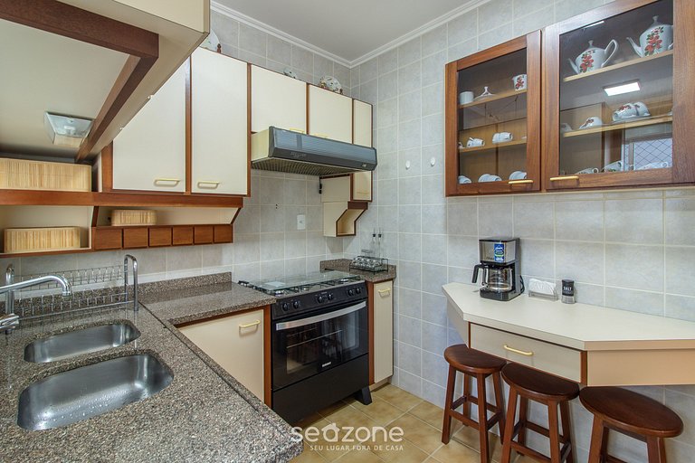 Apto 3Q c/ varanda a 100m da Praia em BC EVZ0601