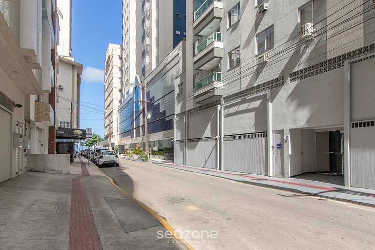 Apto 3Q c/ varanda a 100m da Praia em BC EVZ0601