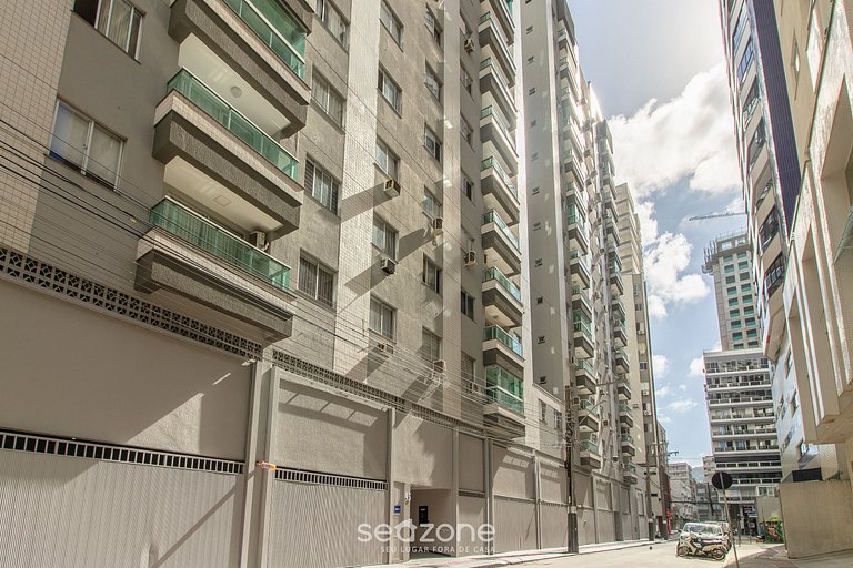 Apto 3Q c/ varanda a 100m da Praia em BC EVZ0601