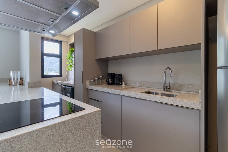 Vista Increíble de la Ciudad y las Montañas CZZ0602