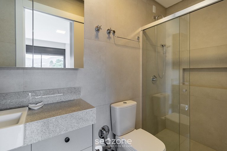 Vista Increíble de la Ciudad y las Montañas CZZ0602