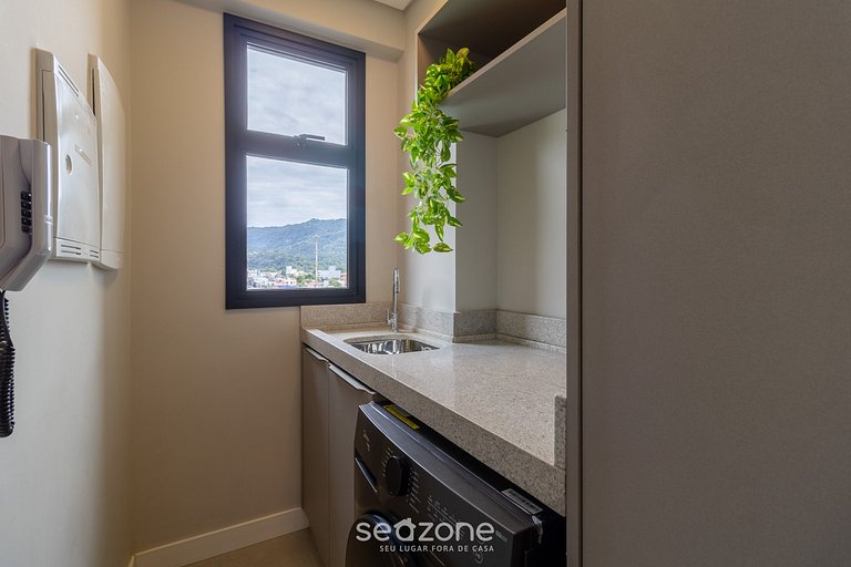 Vista Increíble de la Ciudad y las Montañas CZZ0602