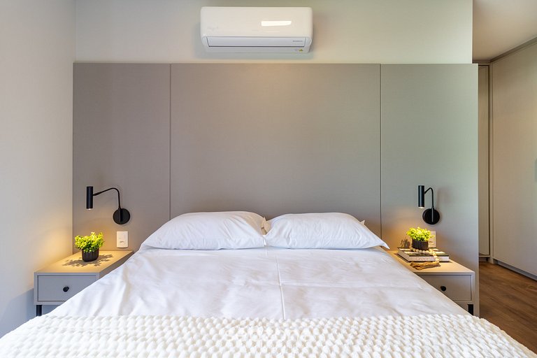 Apto c/ Sacada e vista para as montanhas CZZ0302