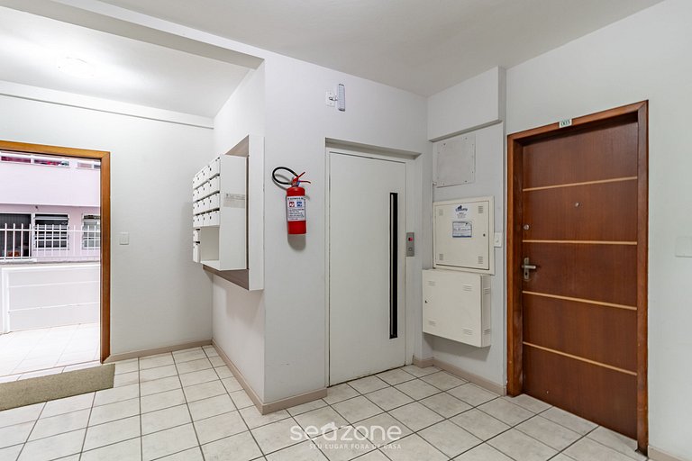 Apto Charmoso Apenas 260m da Praia - RRB0202