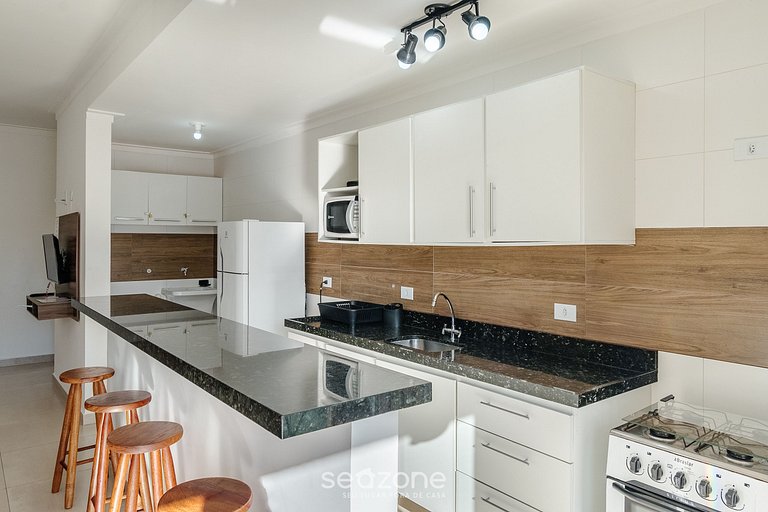 Apto com churrasqueira e piscina em Ubatuba RJI011