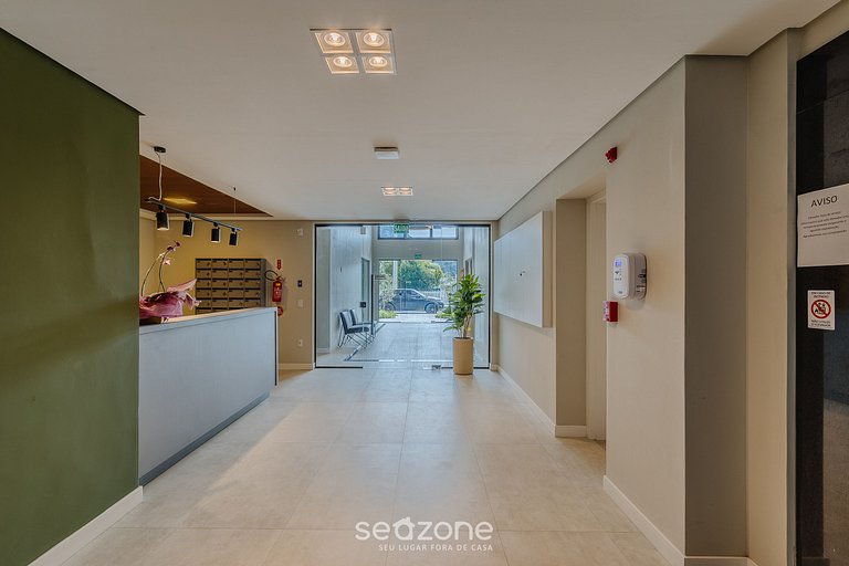 Studio c/ varanda e vista urbana – CZZ0505