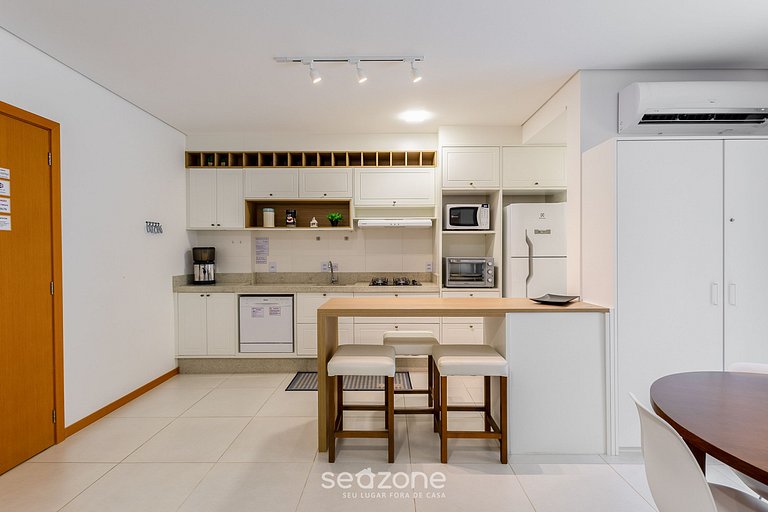 Apto moderno con piscina cerca de la playa AVR0203