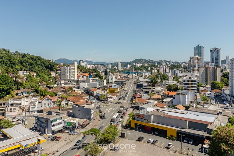 Apto em cond. com piscina em Blumenau – PEM1301