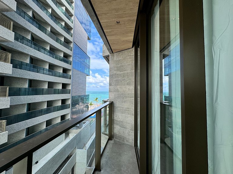 Hermoso estudio con vista lateral al mar NWT0602