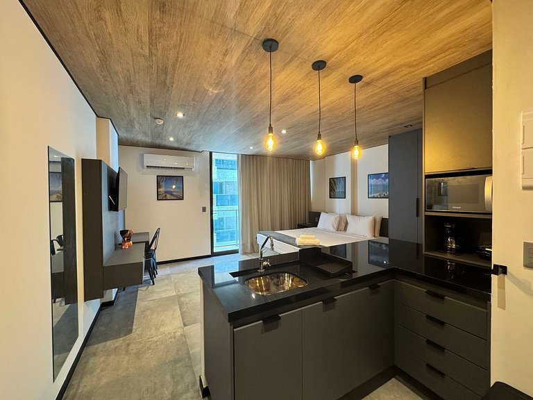 Hermoso Estudio con Vista Lateral al Mar NWT0603