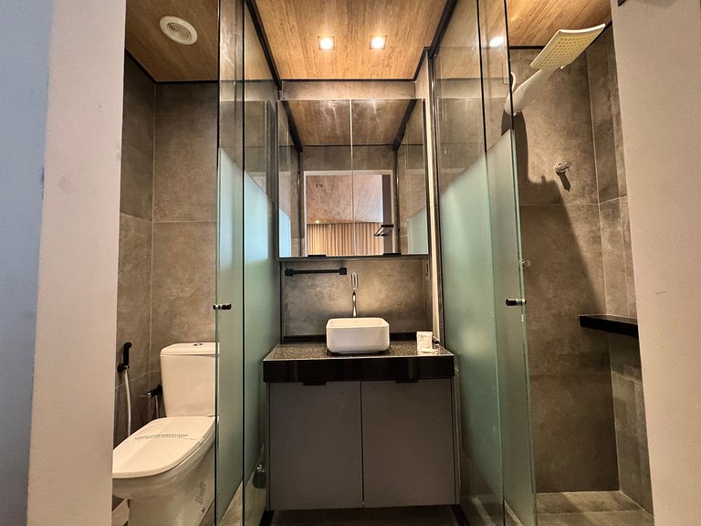 Hermoso Estudio con Vista Lateral al Mar NWT0603