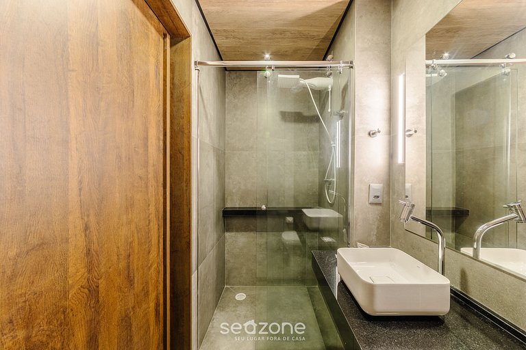 Hermoso Estudio con Vista Lateral al Mar NWT0504