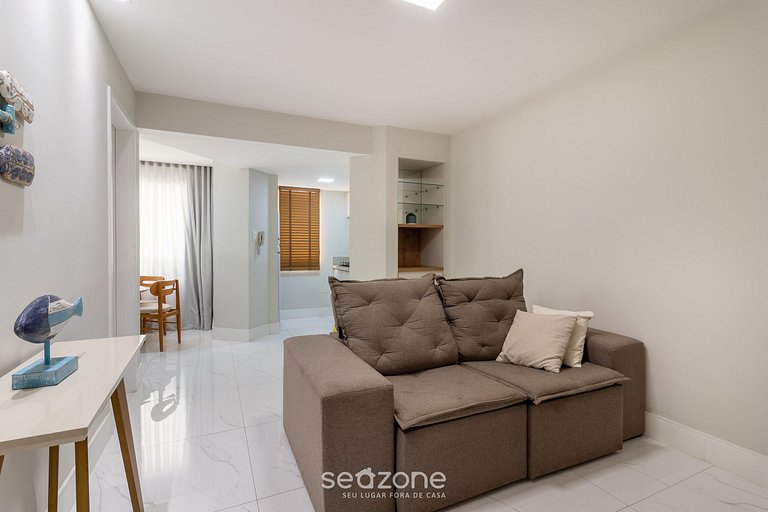 Belo Apto na Barra a 110m da Praia CSF0202