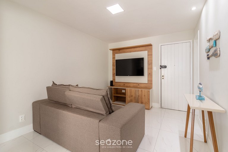 Belo Apto na Barra a 110m da Praia CSF0202