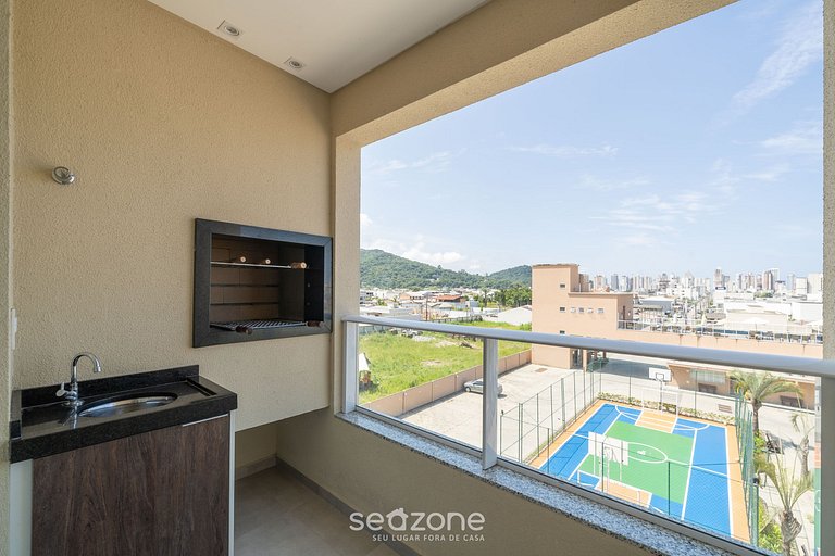 Bom apto c/2 quartos e varanda em Itapema RSN301