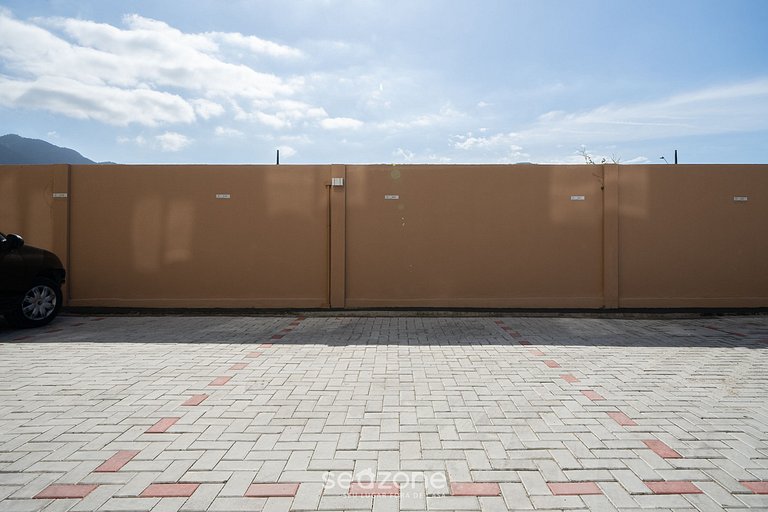 Bom apto c/2 quartos e varanda em Itapema RSN301