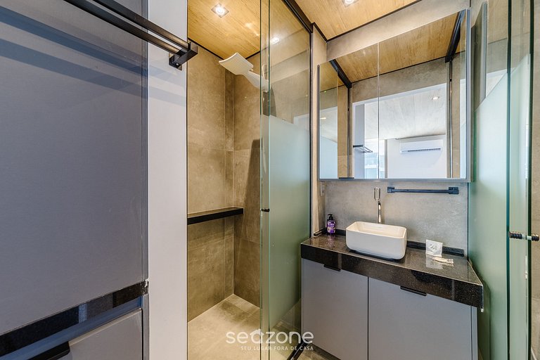 Hermoso Estudio con Vista Lateral al Mar NWT0908