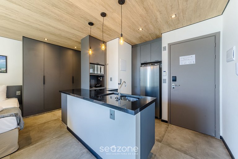 Hermoso Estudio con Vista Lateral al Mar NWT0909