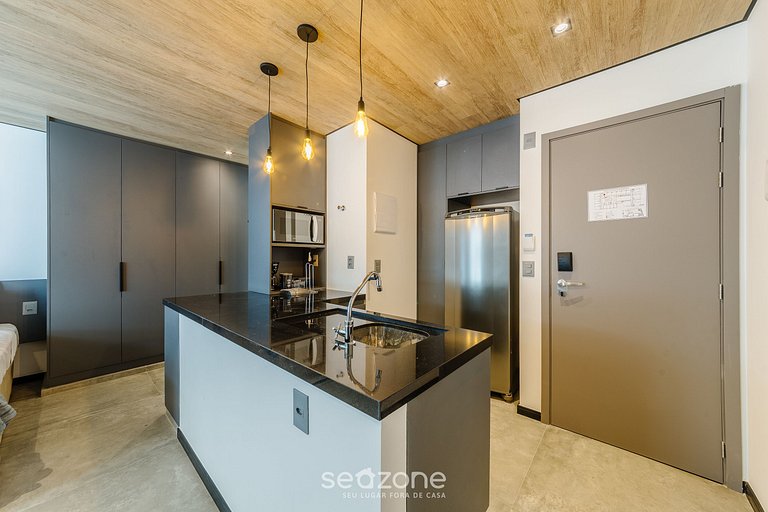 Hermoso Estudio con Vista Lateral al Mar NWT0601