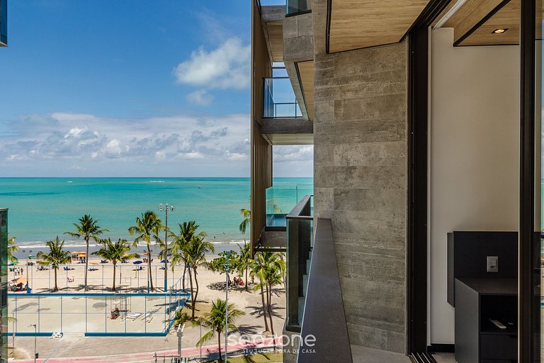 Estudio con Vista Lateral al Mar – NWT0605