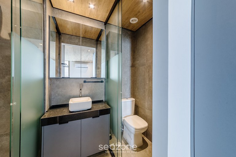 Hermoso Estudio con Vista Lateral al Mar NWT0606