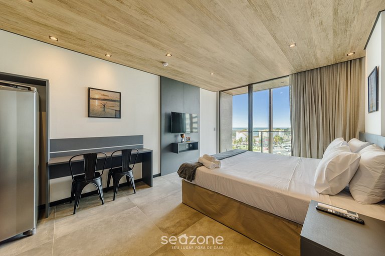 Hermoso Estudio con Vista Lateral al Mar NWT0613