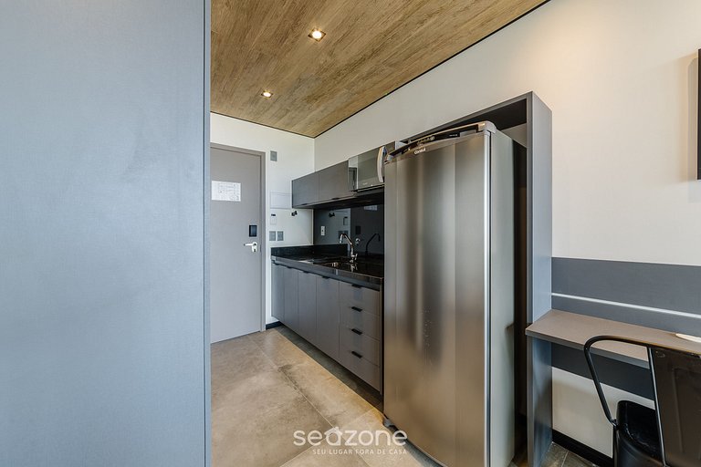 Hermoso Estudio con Vista Lateral al Mar NWT0613