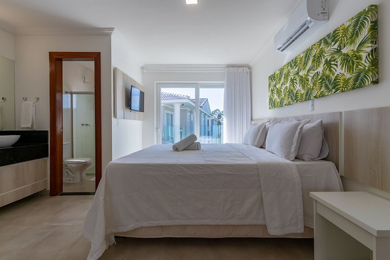 Casa em cond com piscina perto da Praia MGI025