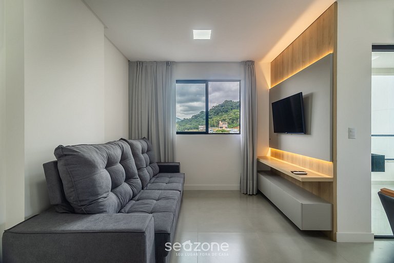 Apto 2Q c/ varanda prox ao mar Itapema MTS1503