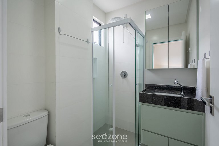 Apto 2Q c/ varanda prox ao mar Itapema MTS1503