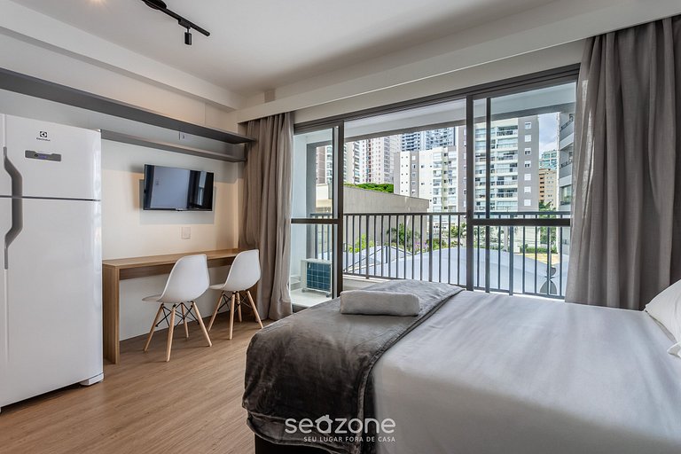 Studio encantador a 550 m metro Brooklin ATB2014