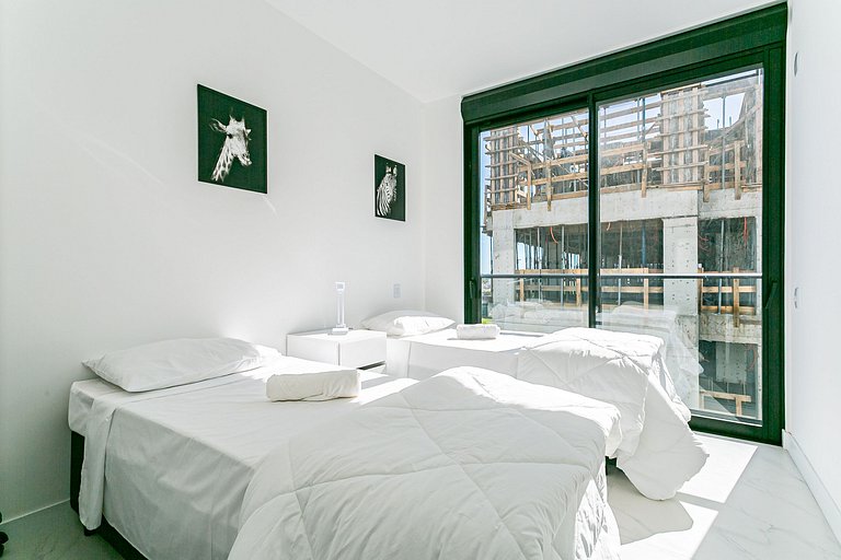 Hermoso apto a 5 min de la playa de Jurerê EPC025