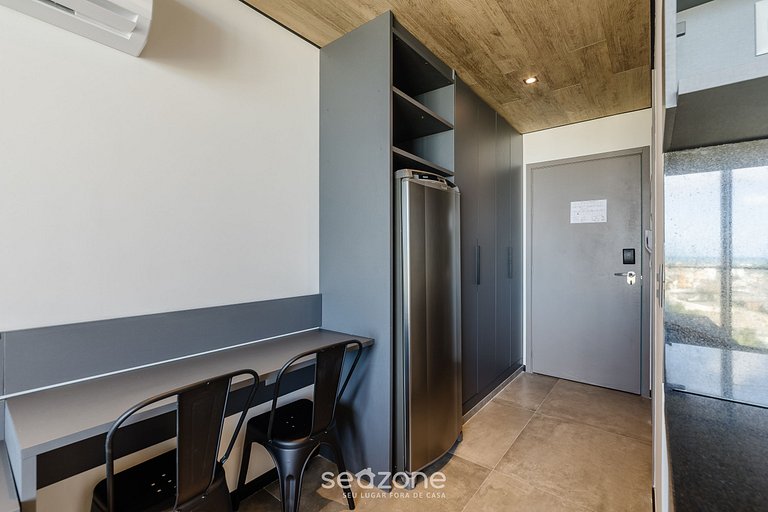 Hermoso Estudio con Vista Lateral al Mar NWT0922