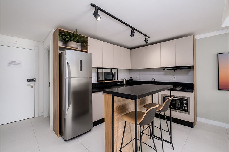 Hermoso apto a 230m de la playa en Jurerê MOR025