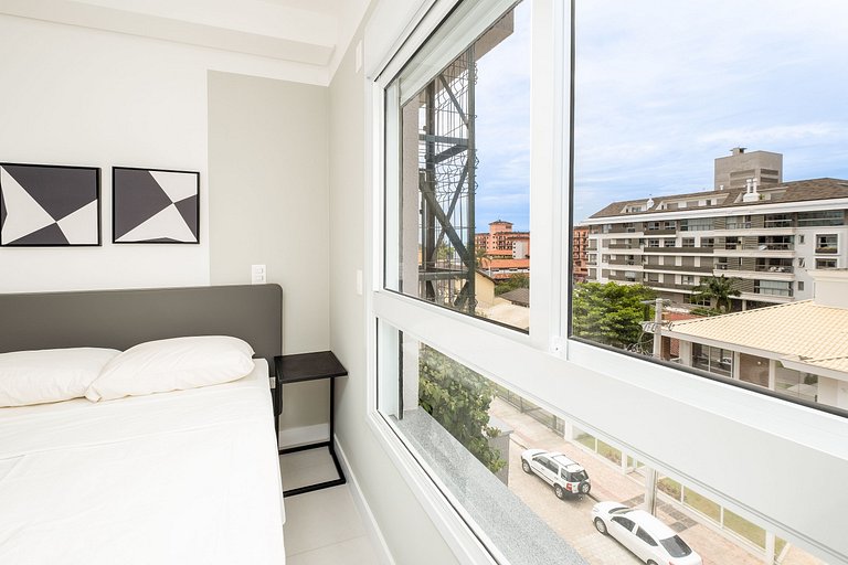 Lindo Apto 230m da praia em Jurerê MOR025