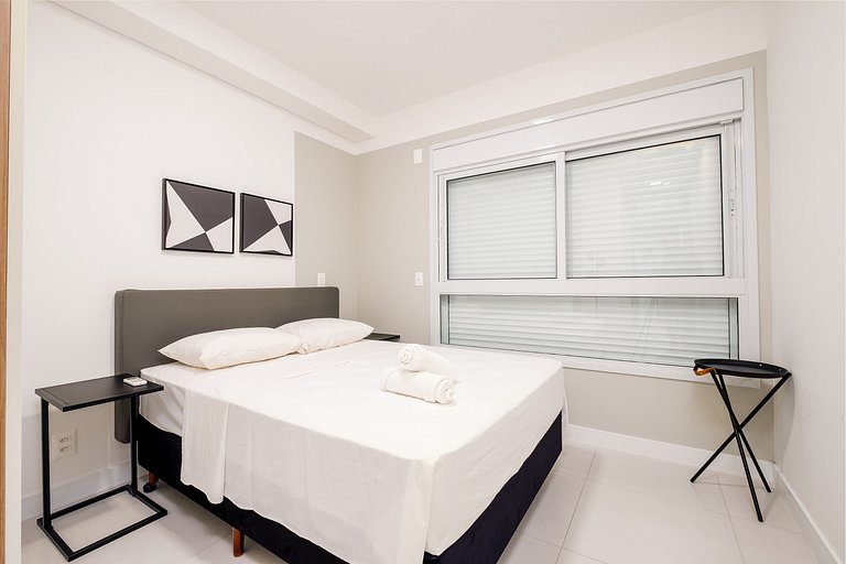 Hermoso apto a 230m de la playa en Jurerê MOR025