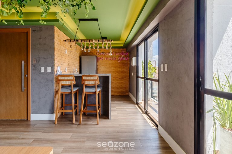 Studio moderno com piscina a 450m da Praia PRV1003