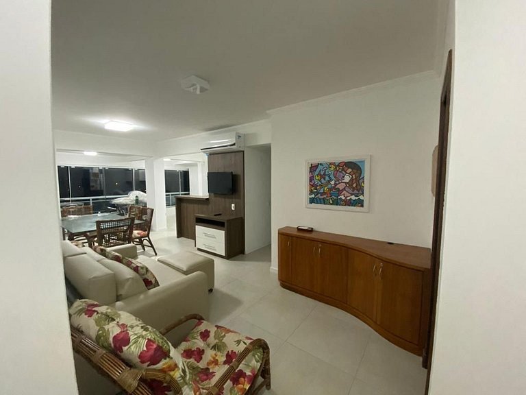 Apto c/ suítes a 500m da Praia de Jurerê | CPJ504