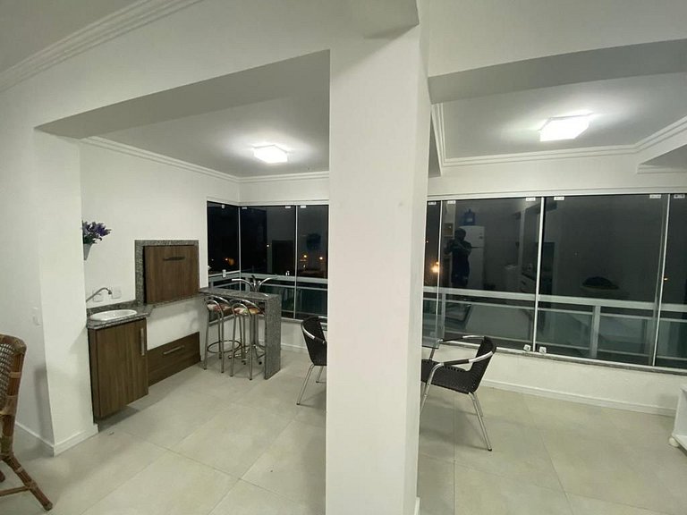 Apto c/ suítes a 500m da Praia de Jurerê | CPJ504