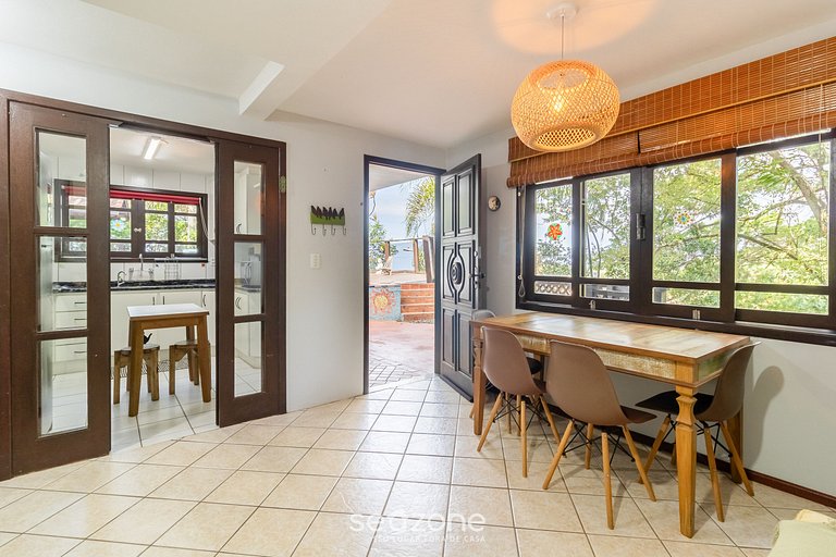 Casa c/ piscina e pistas de skate STM0500