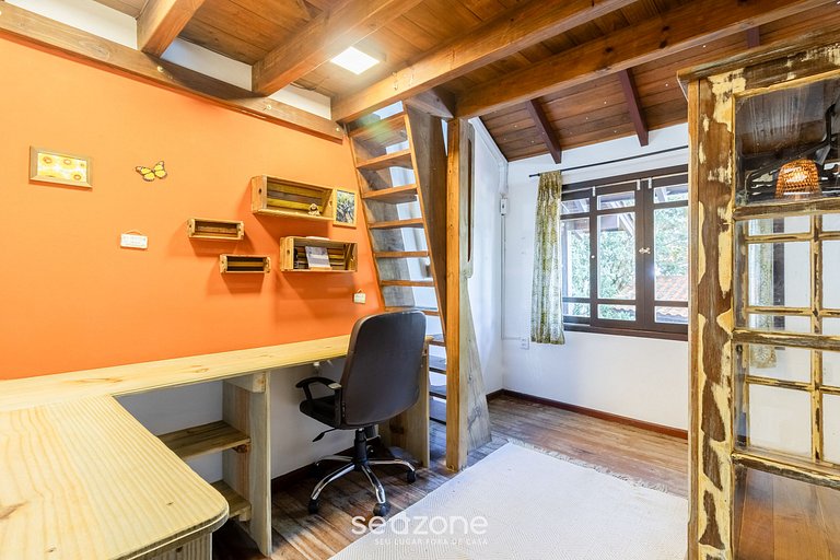 Casa con piscina y skate park STM0500