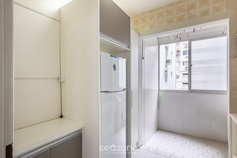 Apto centro BC c/ varanda 260m da praia ELO0207